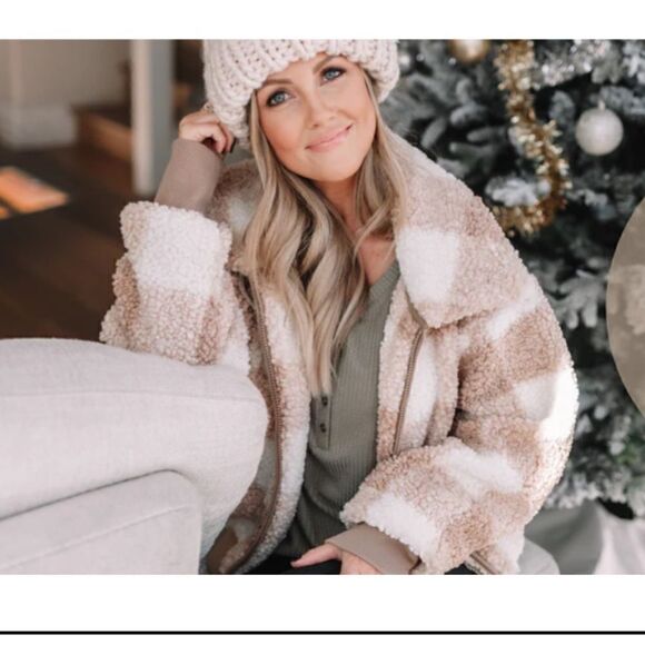 Amaryllis almost ready blog Teddy bear jacket zip up xs tan neutral - Picture 1 of 6
